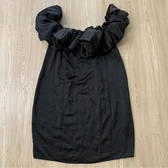 Fashion to figure satin off the shoulder ruffle mini dress nwt - Picture 4 of 4